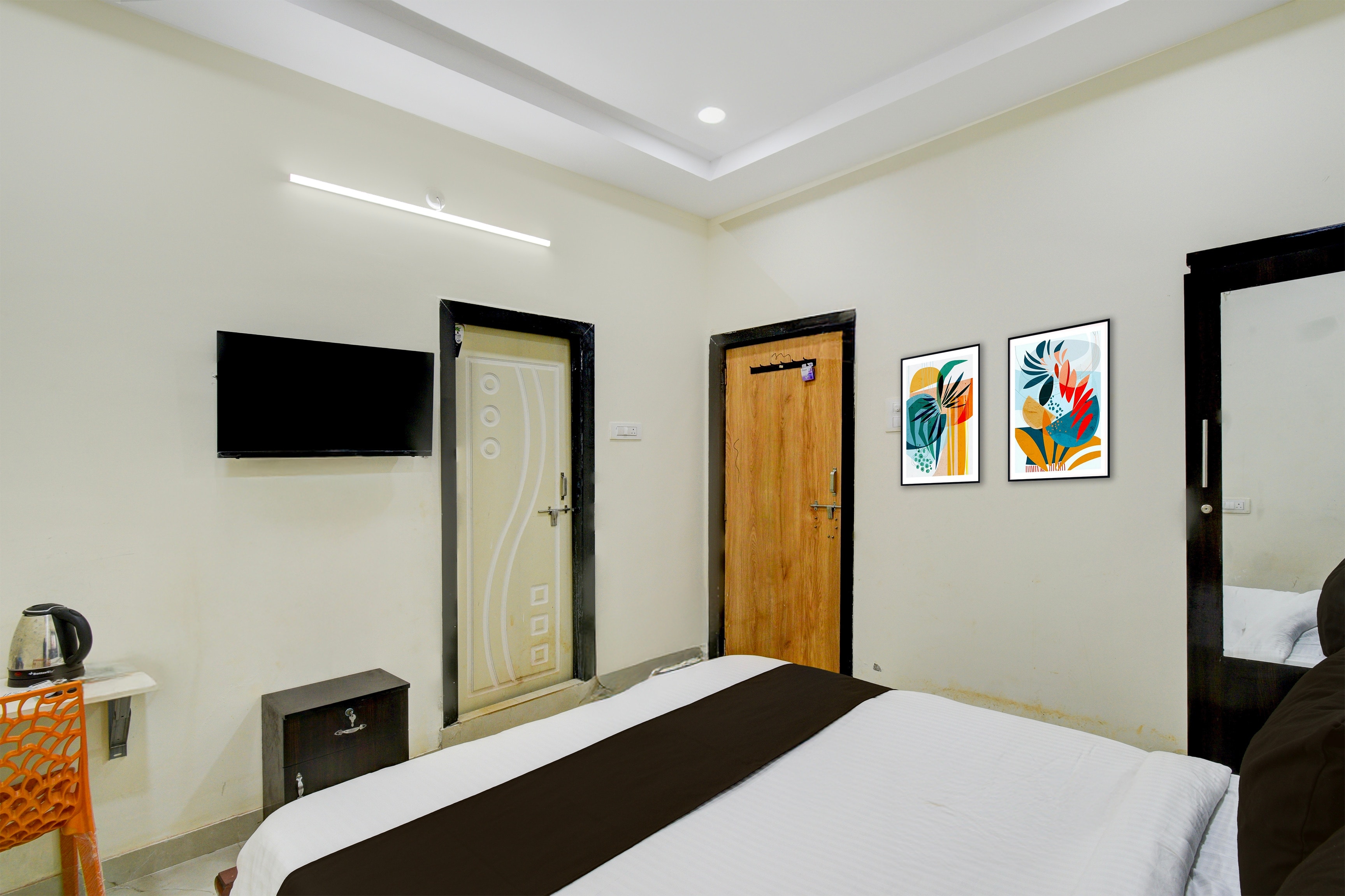 Hotel O Jay Vaibhav - Tap to explore photos