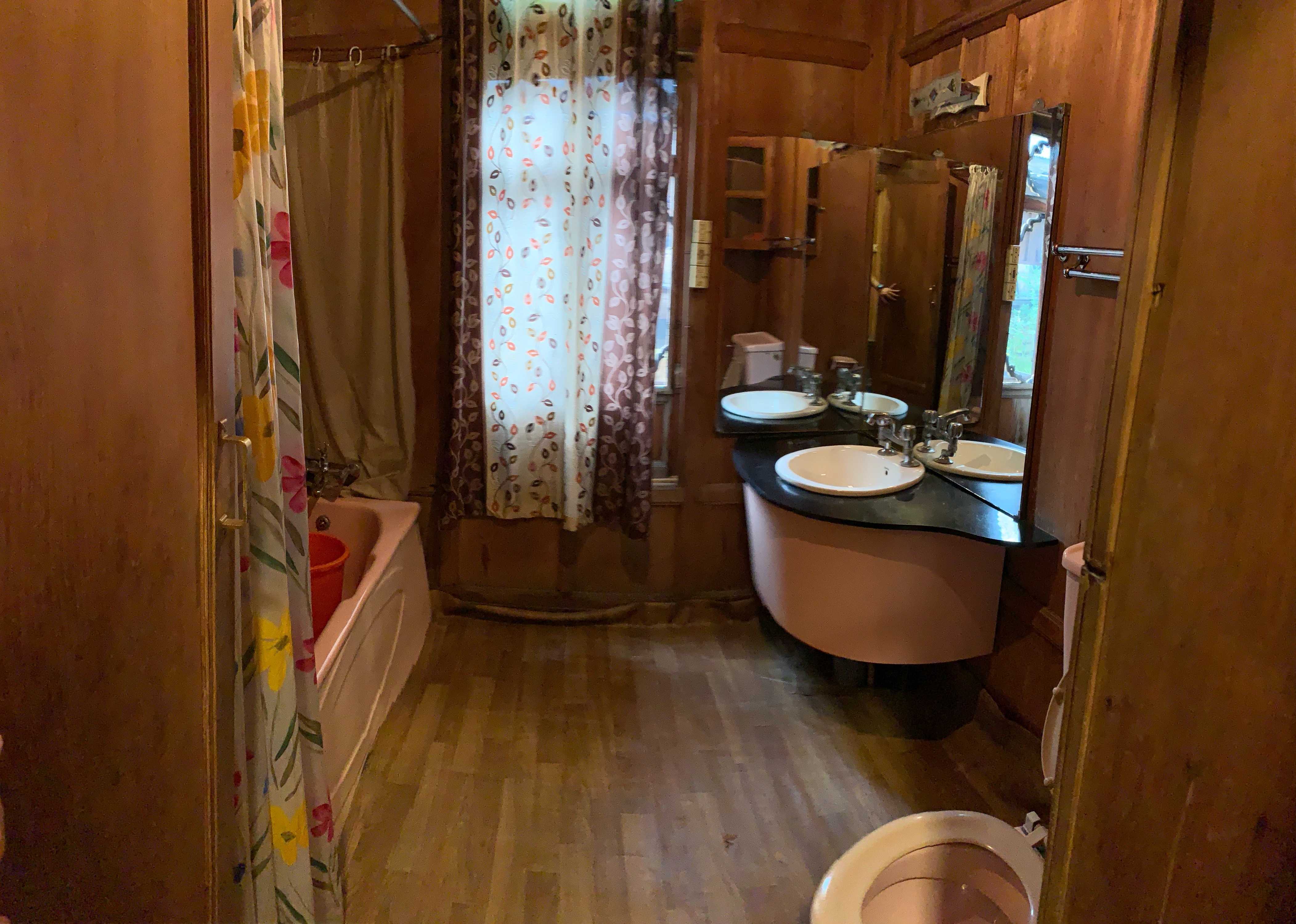 Shahbaaz Group of Houseboats - Tap to explore photos