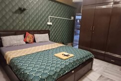 4RK Elite | Posh Location Apple