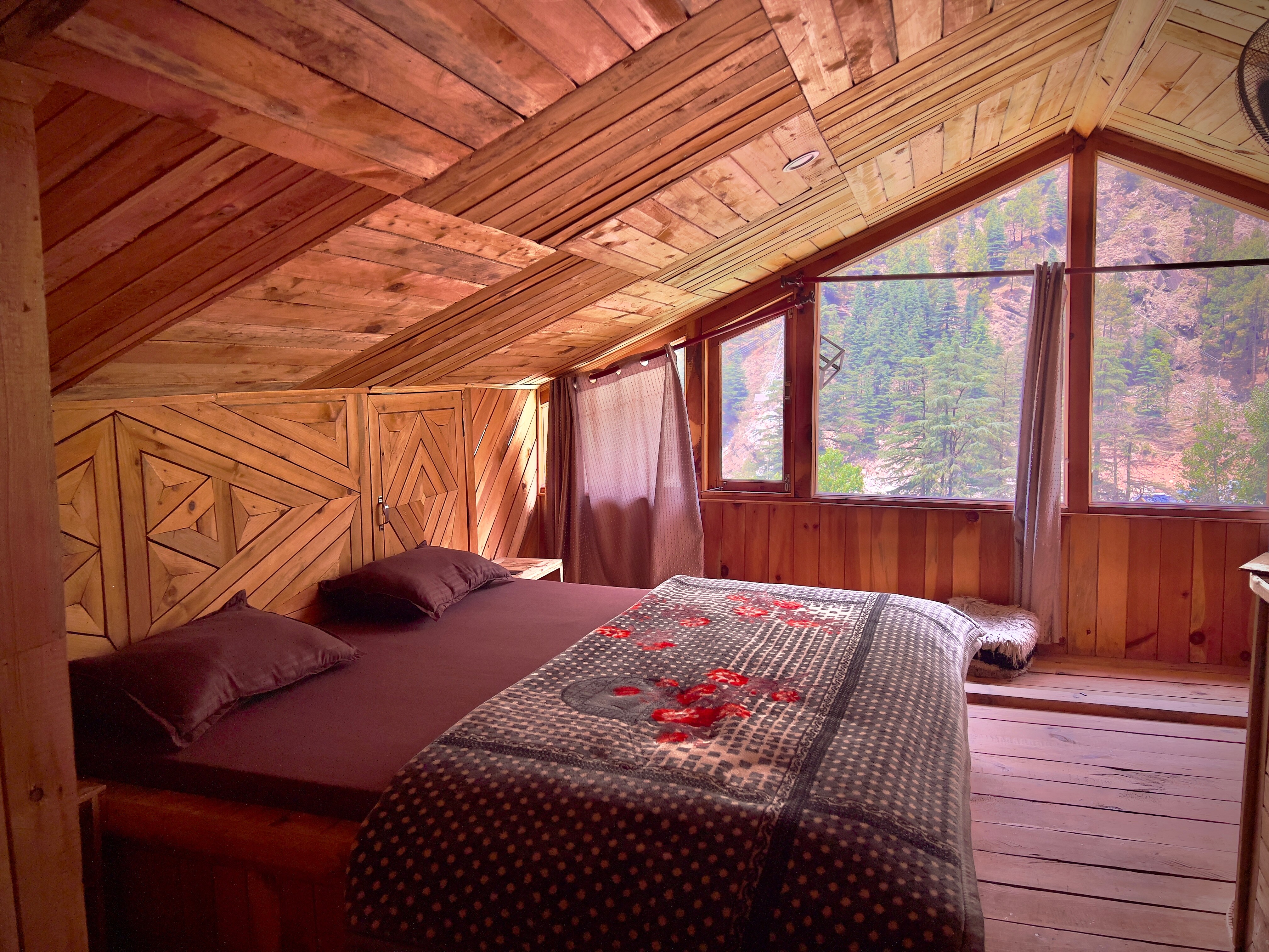Royal Star Kasol - Tap to explore photos