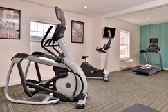 Holiday Inn Express Hotel & Suites North Kansas City