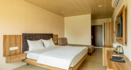 EMPYREAN LAKE RESORT Room Type - AMBER