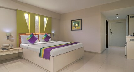 Treebo Premium Metropolis Room Type - Standard Room