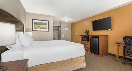 Best Western The Westerly Hotel Room Type - Accessible - 1 Queen, Non-Smoking, Handicap Room, Free Keurig Coffee, Lcd Television, Balcony, Micro Best Western The Westerly Hotel Room Type - Accessible - 1 Queen, Non-Smoking, Handicap Room, Free Keurig Coffee, Lcd Television, Balcony, Micro