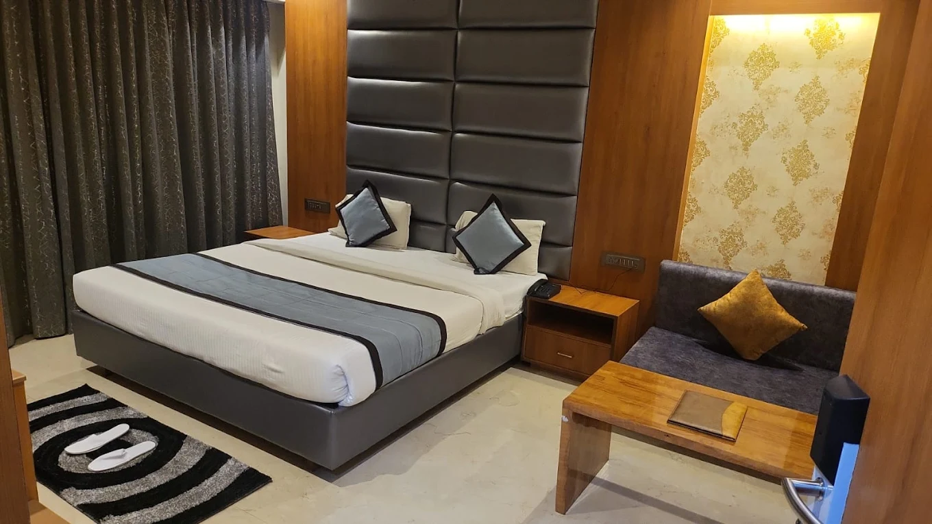 The Sai D-Lax Stays - 200 Metre From Sai Temple