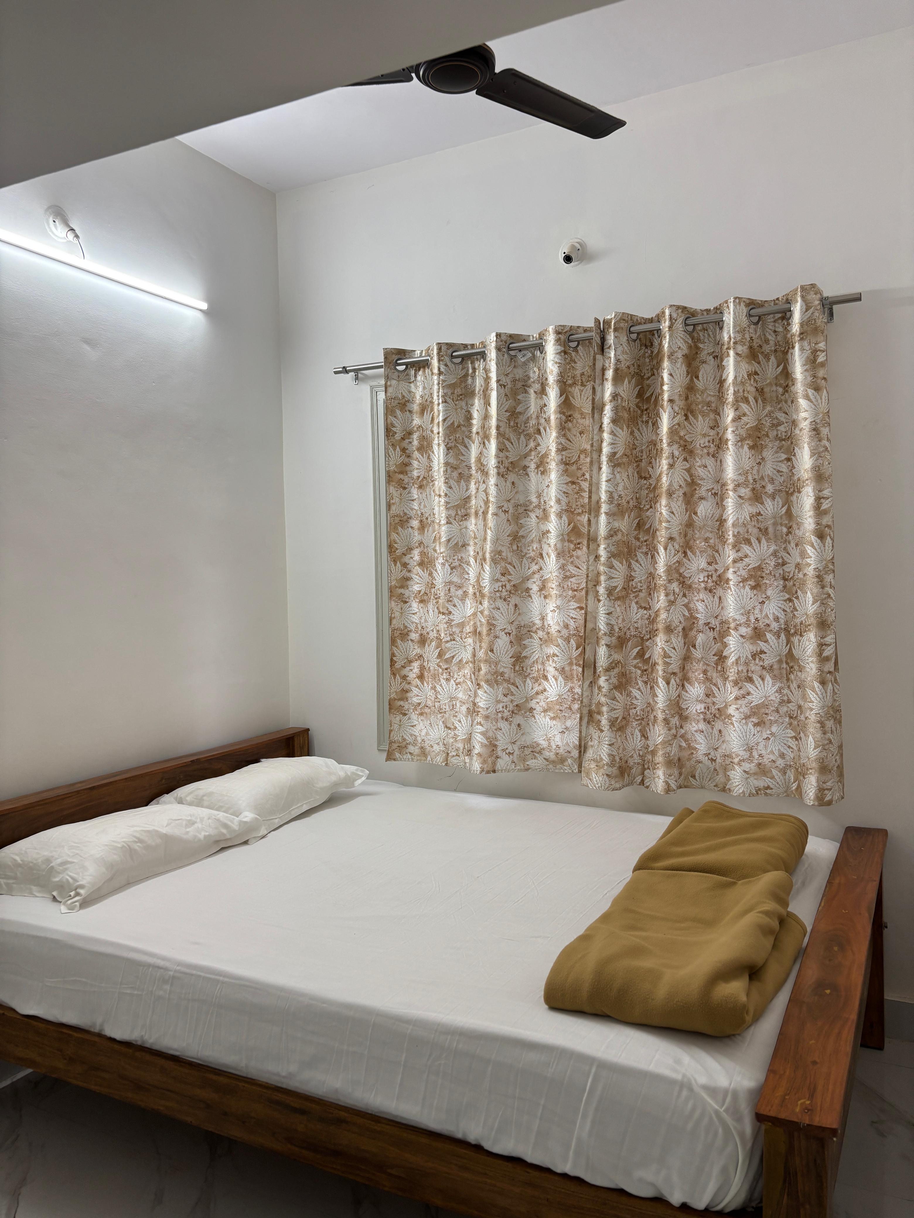 DM BLISS LUXURY SERVICE APARTMENT - Tap to explore photos