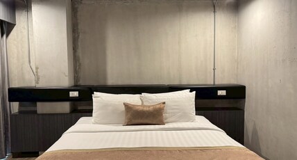 Aspira Central Patong Room Type - Deluxe King Room with Mountain View