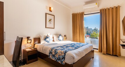 The Lake Heritage@ Bhimtal Lake Room Type - Deluxe Lake Facing Room with Balcony