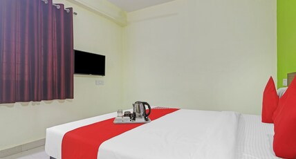 Super Hotel O Dk Reddy Square Room Type - Classic