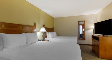 Best Western Paint Pony Lodge Room Type - Suite-2 Queen Beds, Non-Smoking, 2 Rooms, Sofabed, Microwave And Refrigerator, Full Breakfast
