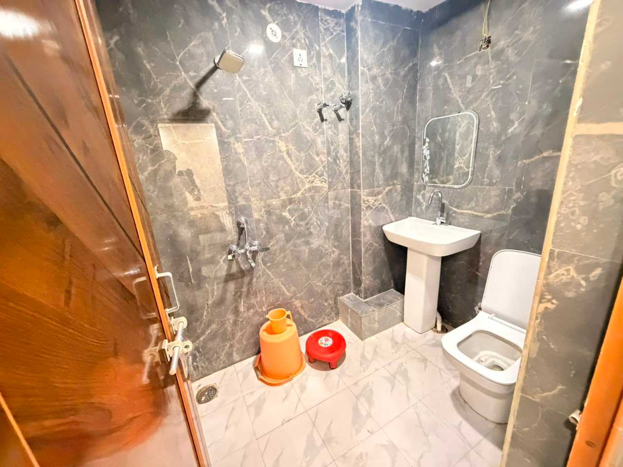 Hotel O Gaurav Galaxy - Tap to explore photos