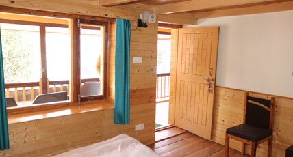 Forest Wood Cottage Room Type - Deluxe Room with Balcony(Mountain View)