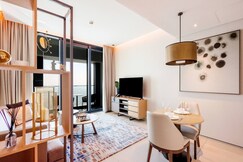 ELIVAAS Curated Stunning 1BR with Marina View And Beach Access