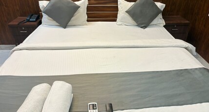Lucknow Inn Room Type - DELUXE ROOM