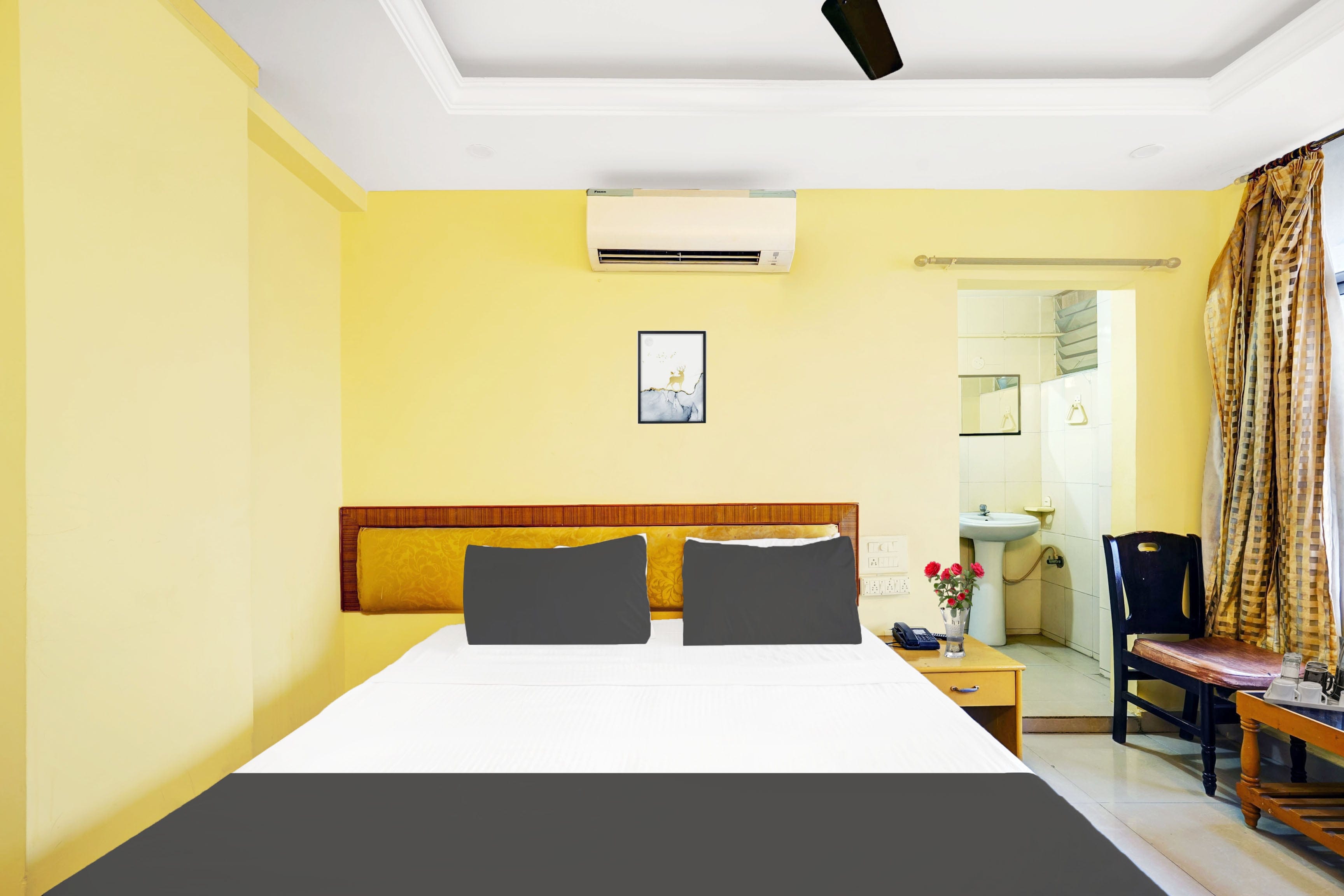 Hotel O Padmavathi Puram Near Railway Station - Tap to explore photos