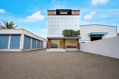 Super Townhouse Chakan Corporate Homestay Formerly New Royal Inn