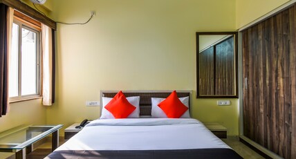 Hotel O by OYO Dwarka Lodge Room Type - Classic