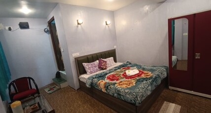 Shiv Inn Homestay Room Type - Couple Non View Rooms 2nd floor