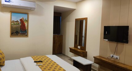 Hotel O RR Room Type - Classic