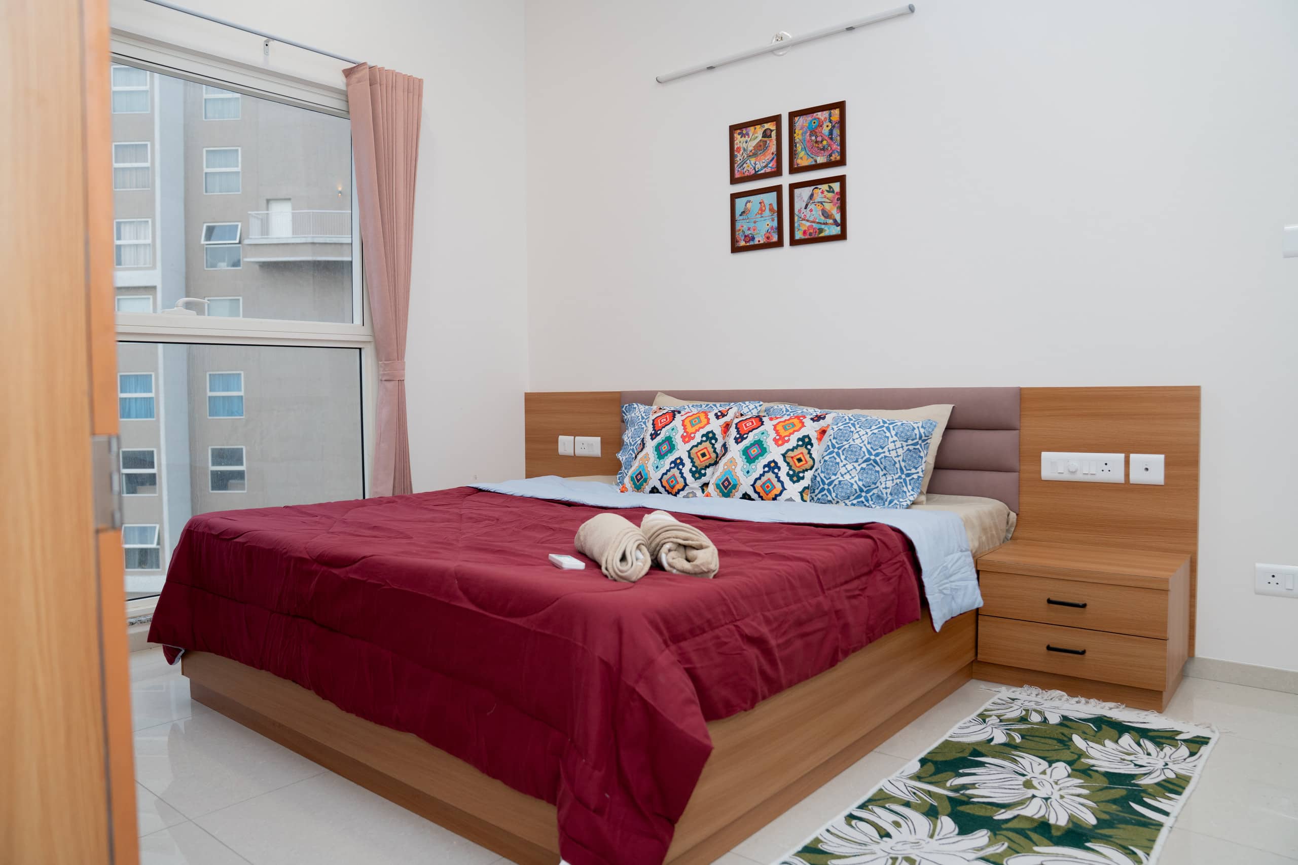 Corporate stay 2 BHK TV Wi fi - Tap to explore photos