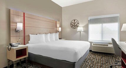 Best Western Plus Albert Lea I-90/I-35 Hotel Room Type - 1 King Bed, Non-Smoking, Microwave And Refrigerator, Wi-Fi, Full Breakfast Best Western Plus Albert Lea I-90/I-35 Hotel Room Type - 1 King Bed, Non-Smoking, Microwave And Refrigerator, Wi-Fi, Full Breakfast