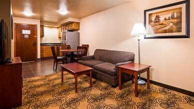 Best Western Elko Inn Room Type - Suite-1 King 1 Queen, Non-Smoking, Sofabed, Kitchen, Living Area, Work Desk, Wi-Fi, Full Breakfast