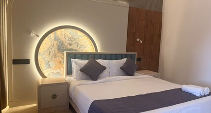 Paradise Boutique Resort and Ayurvedic Spa Room Type - DELUXE KING ROOM WITH BALCONY