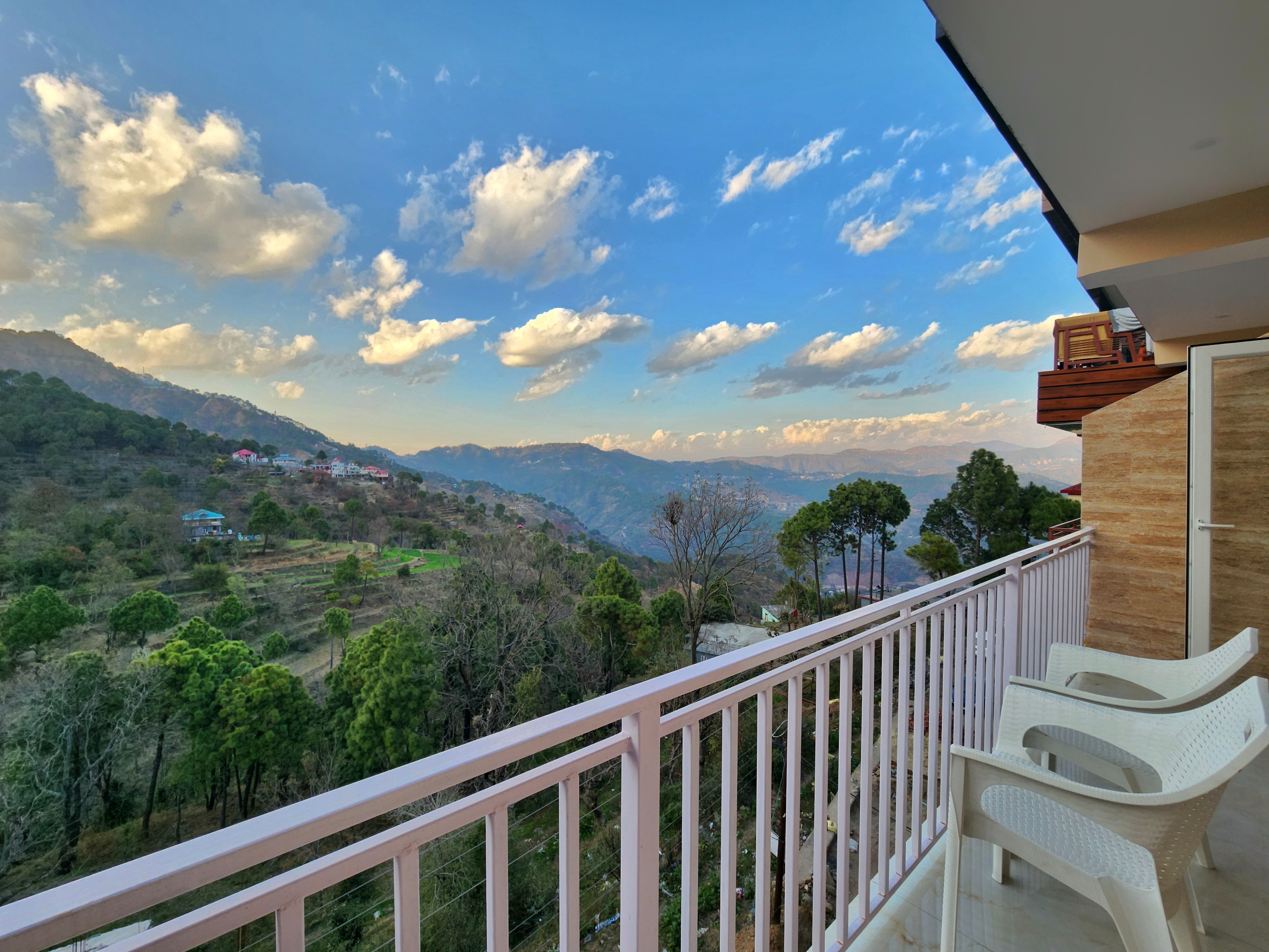 Hotel Mountain Shadow - Tap to explore photos