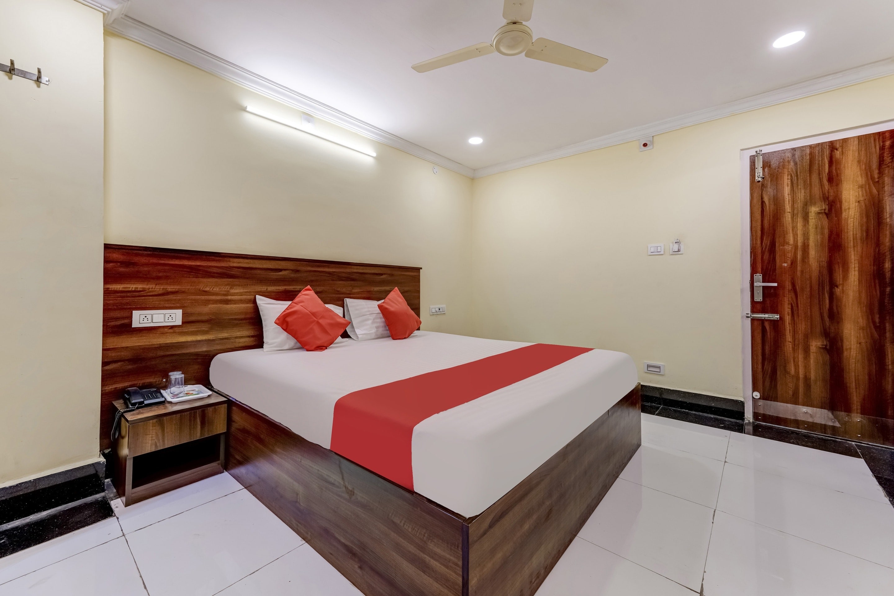 Collection O Srinivasa Residency - Tap to explore photos