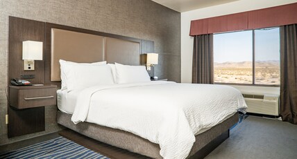Holiday Inn Express Hotel & Suites Barstow Room Type - 1 King Bed Standard