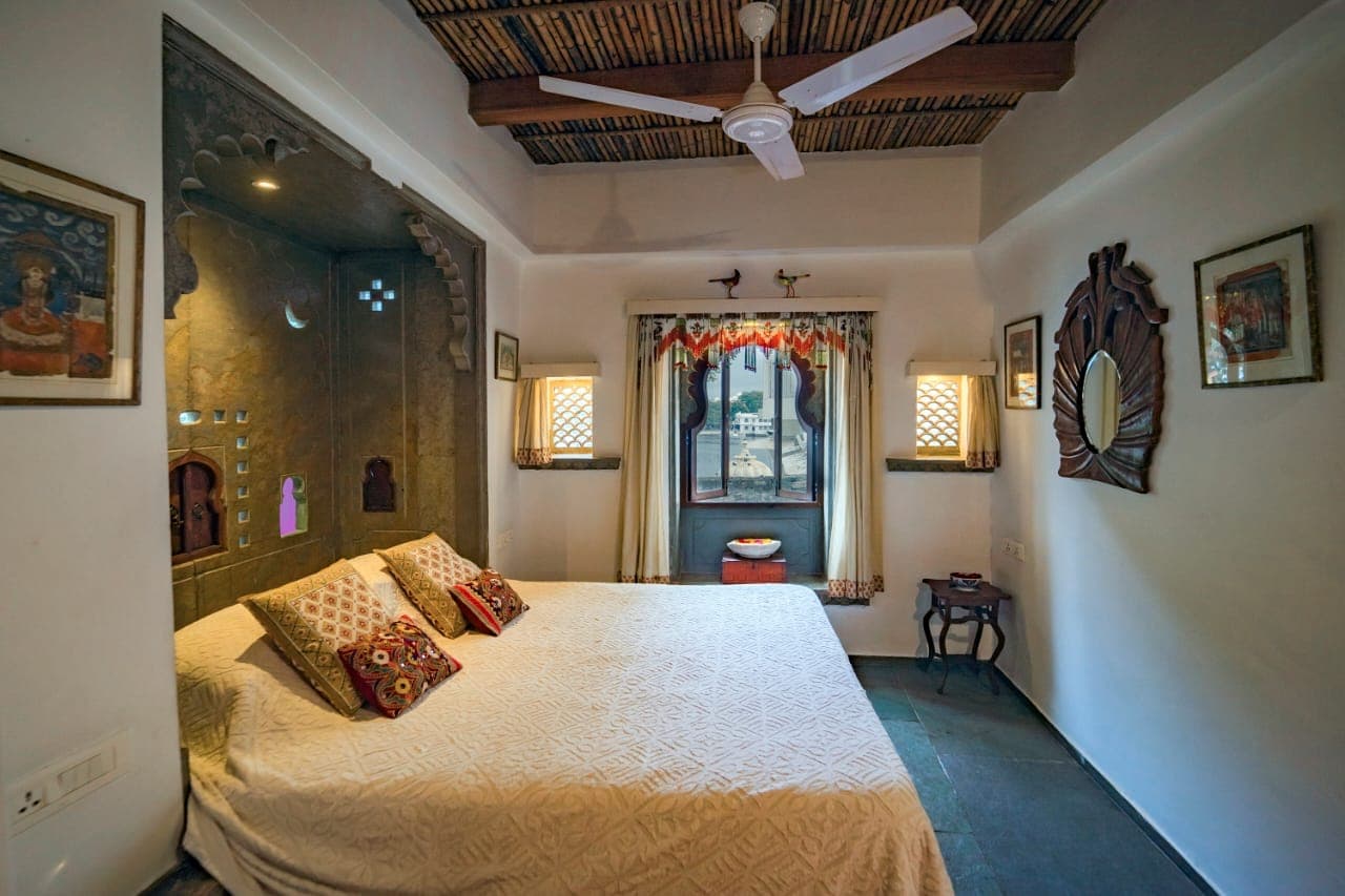 Udaipur Rosies Retreat. Lakeside Apartment - Tap to explore photos