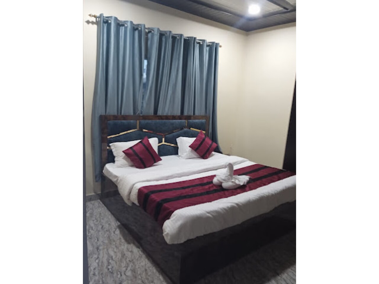 Hotel The Legacy - Tap to explore photos