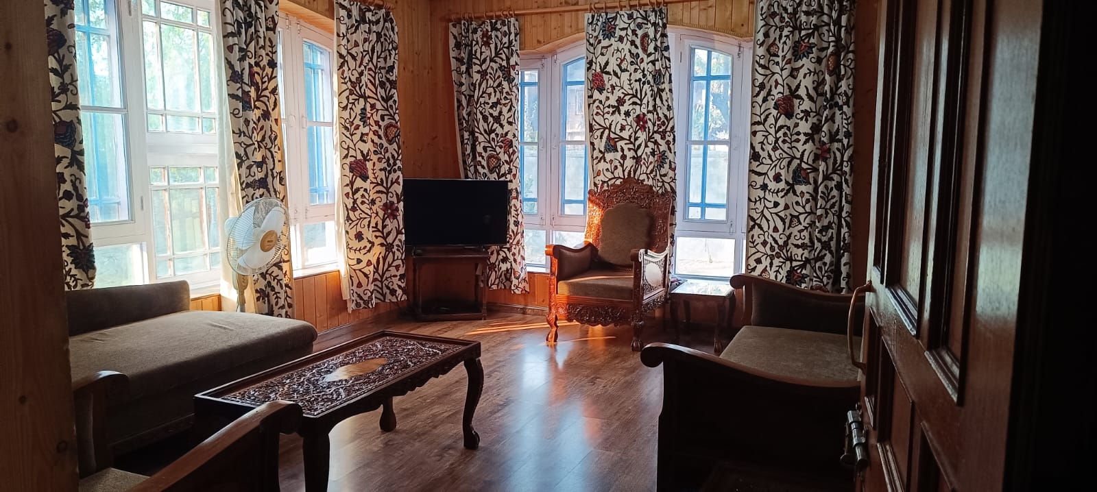 Magnolia Homestay - Tap to explore photos