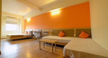 Smart Inn @ Taleda Square Room Type - FAMILY SUITE AC ROOM