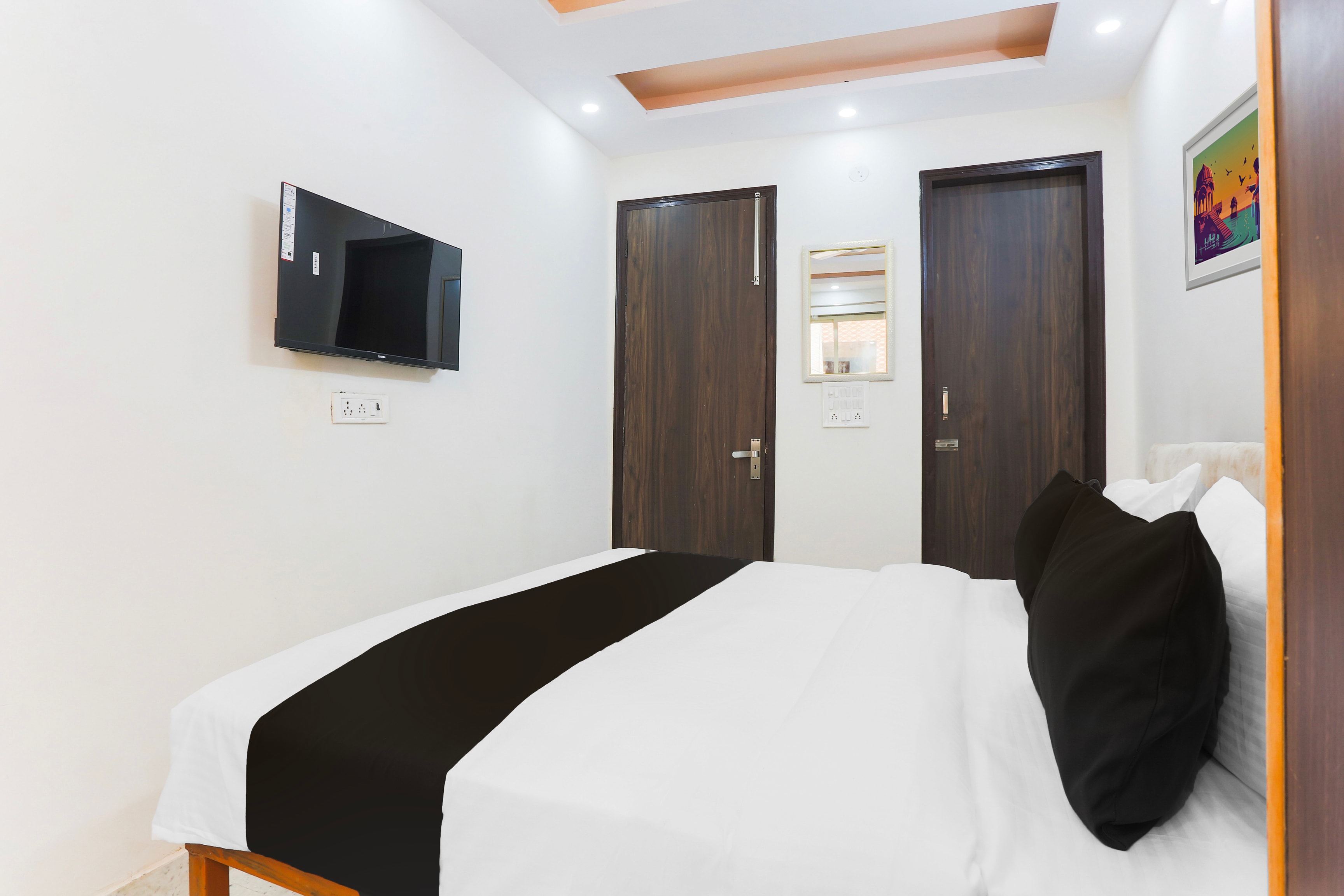 Hotel O Krishna Stay B&B - Tap to explore photos