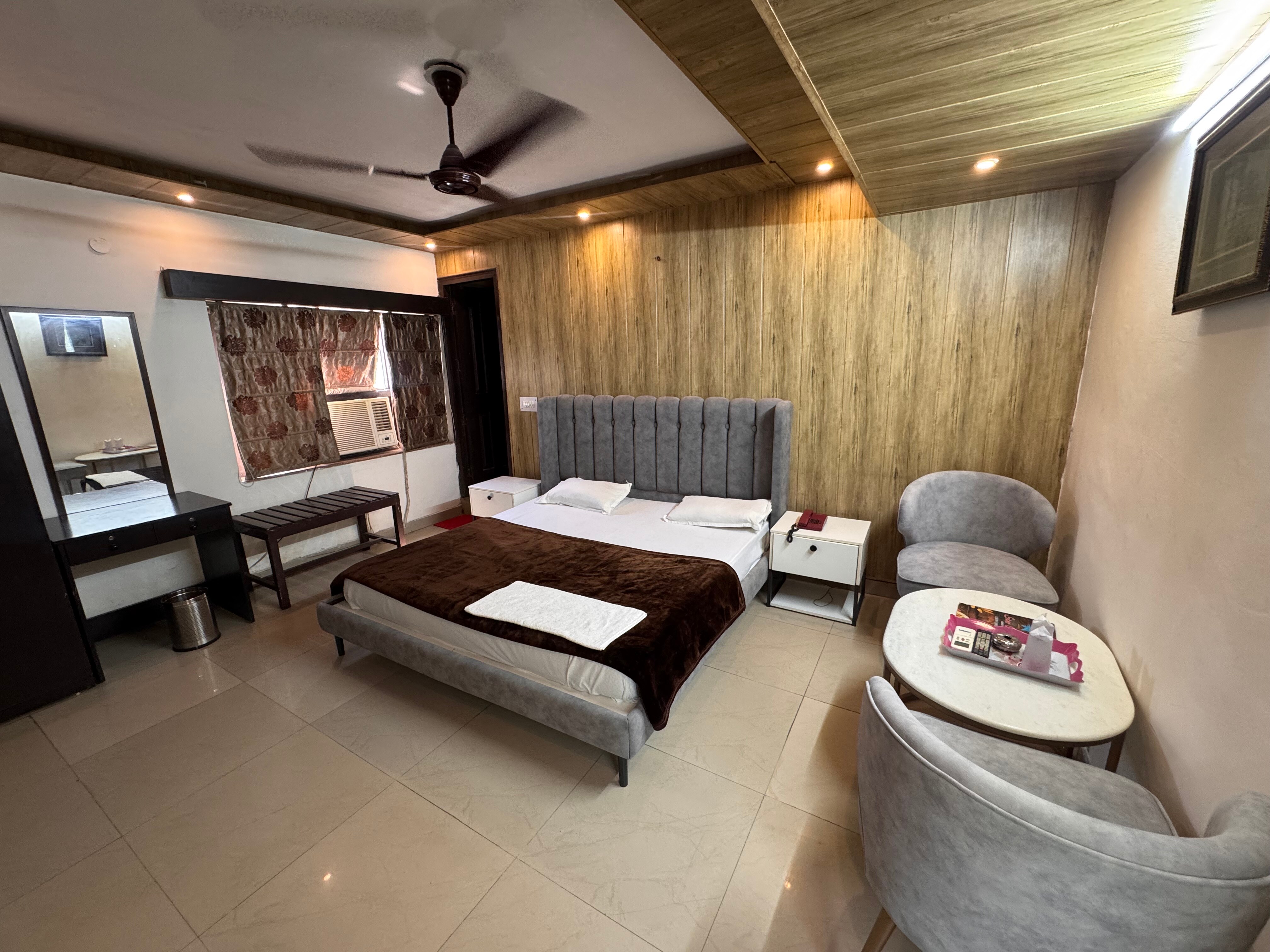 Star City Guest House - Tap to explore photos