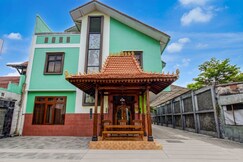 Hotel O near Alun-Alun Kidul formerly Ndalem Mantrijeron Hotel