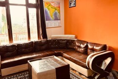 Family 2BHK with Beautiful Mountains Views Shimla