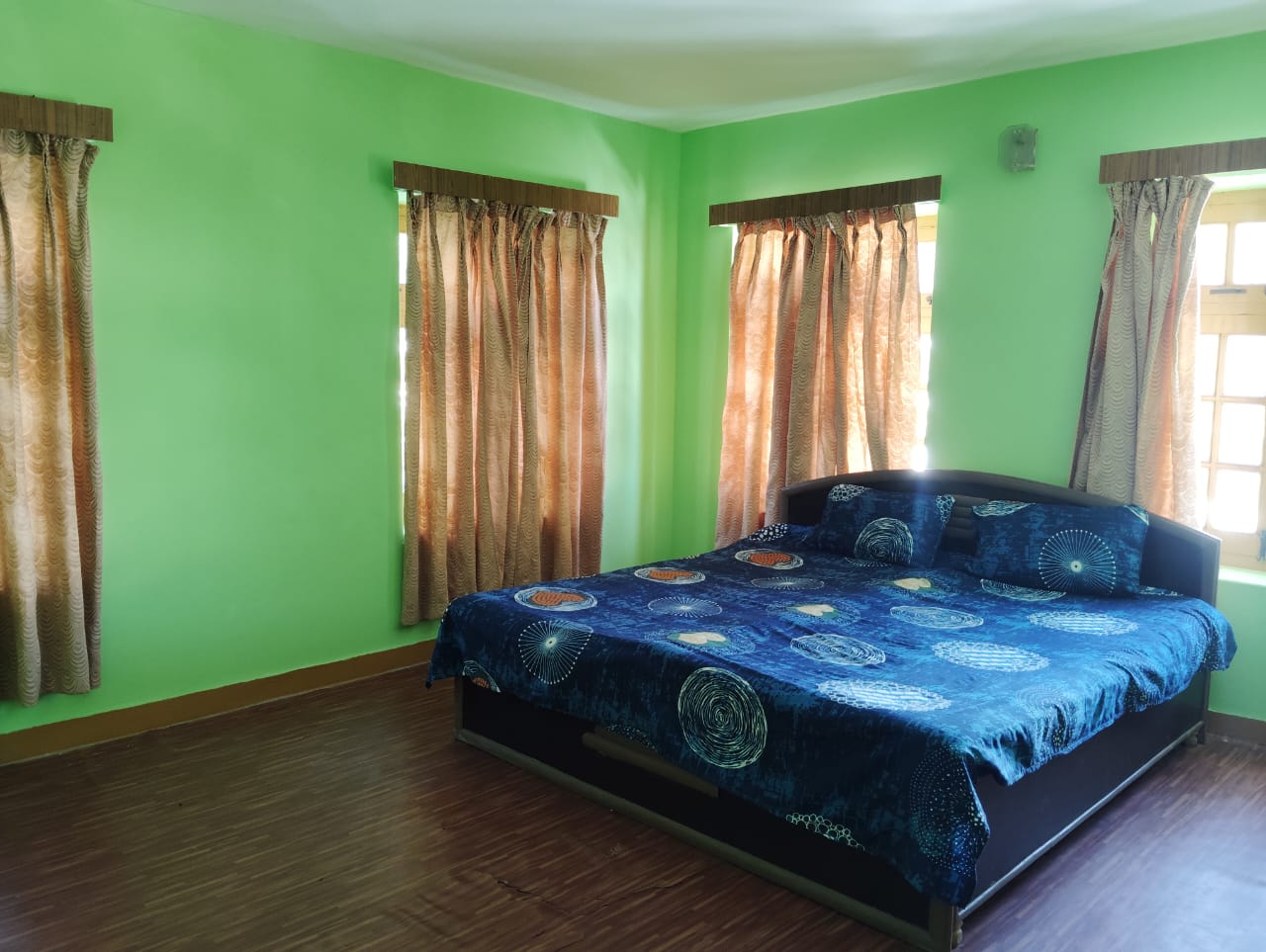 Snowpeak Homestay - Tap to explore photos