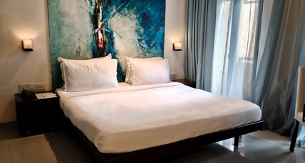The Waterfront Shaw Room Type - Studio Mountain Facing Room The Waterfront Shaw Room Type - Studio Mountain Facing Room