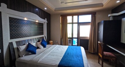Hotel Naren Palace Room Type - Super Deluxe AC with Sea View