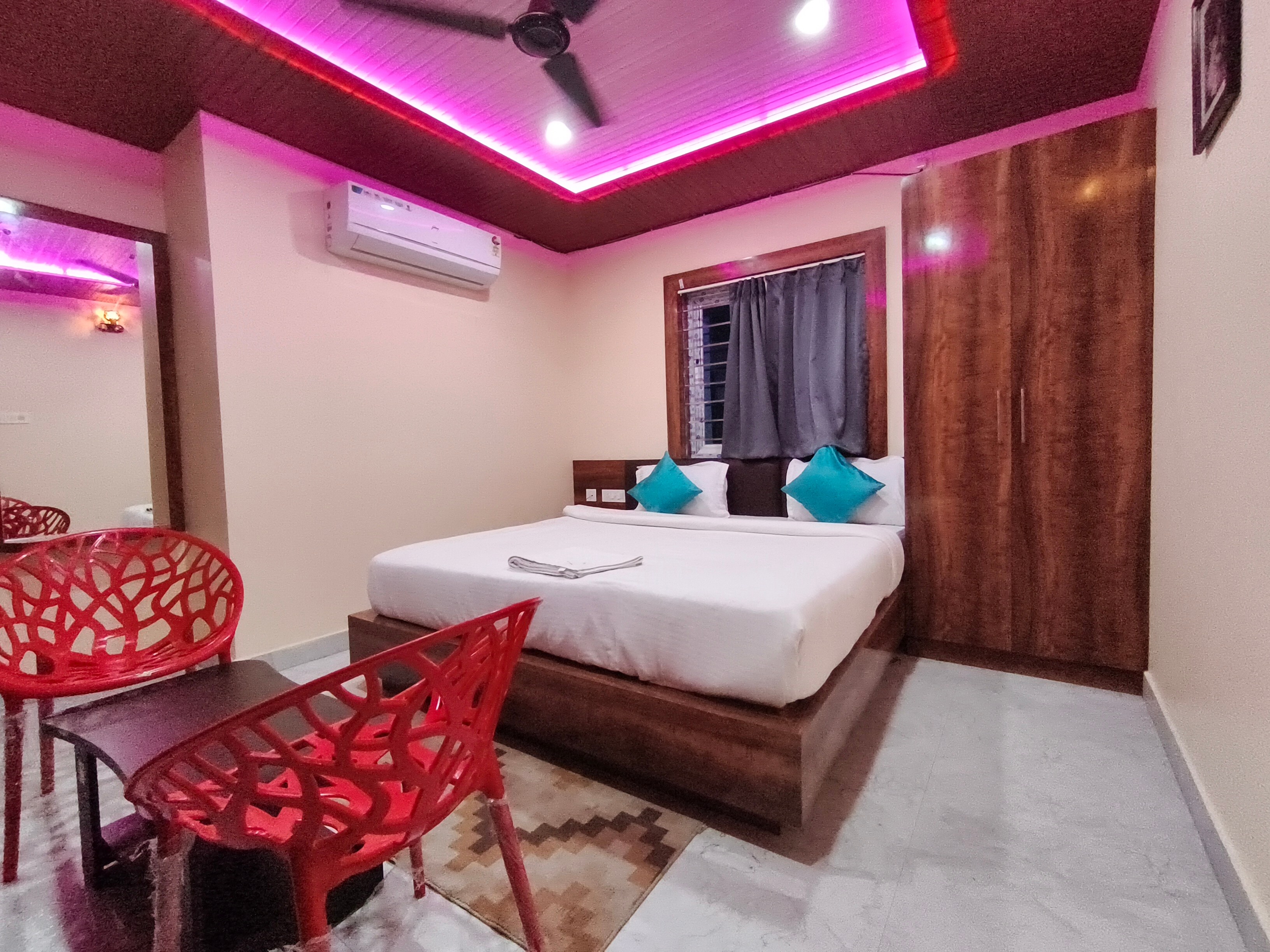 HOTEL SWARNALATA - Tap to explore photos