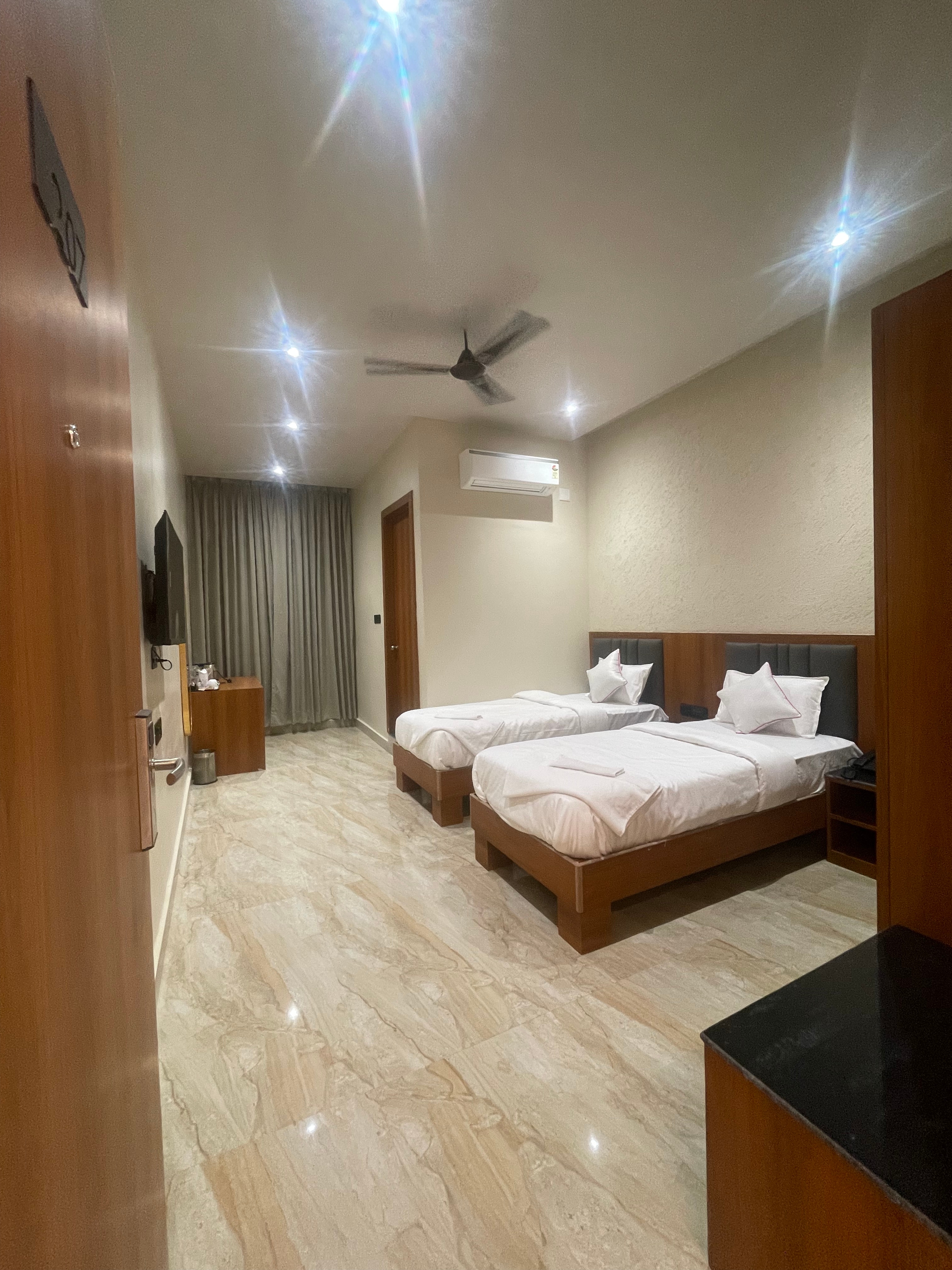 Hotel Shreeja Central Bhawanipatna - Tap to explore photos