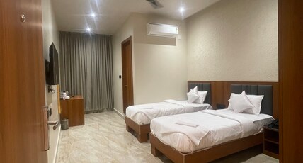 Hotel Shreeja Central Bhawanipatna Room Type - Executive Twin Bed Room