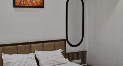 Hotel Ravi Room Type - Bedroom 103