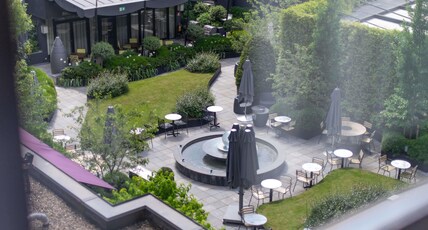 Le Louise Hotel Brussels - MGallery Room Type - Botanic Suite with a king size bed - garden view