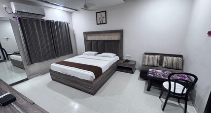 Hotel White Rose Room Type - DELUXE ROOM