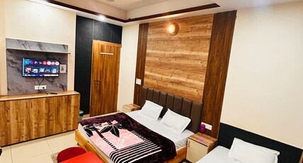 Kaushal Palace Room Type - 4Bed Non AC Room