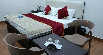 Galaxy Hotel, Jobner Room Type - Family AC room
