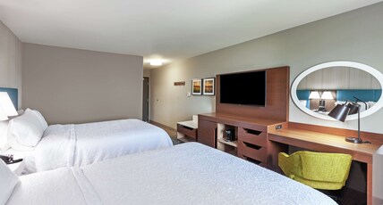 Hampton Inn Gardner Convention Center Room Type - 2 QUEEN BEDS W  FRIDGE NS